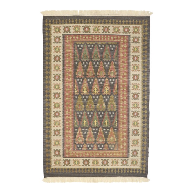 Vintage Persian Kilim Rug - 05'04 X 08'02 For Sale