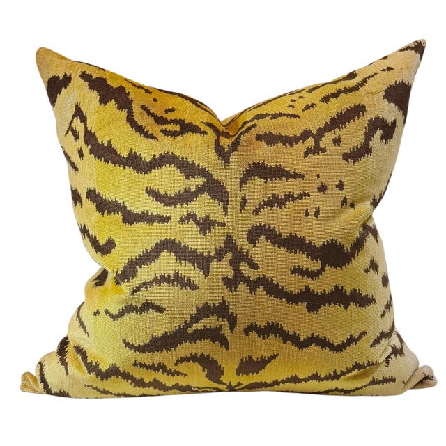 A luxurious pair of handmade pillows created from vintage Scalamandré tiger velvet in a rich silk and cotton blend. The...