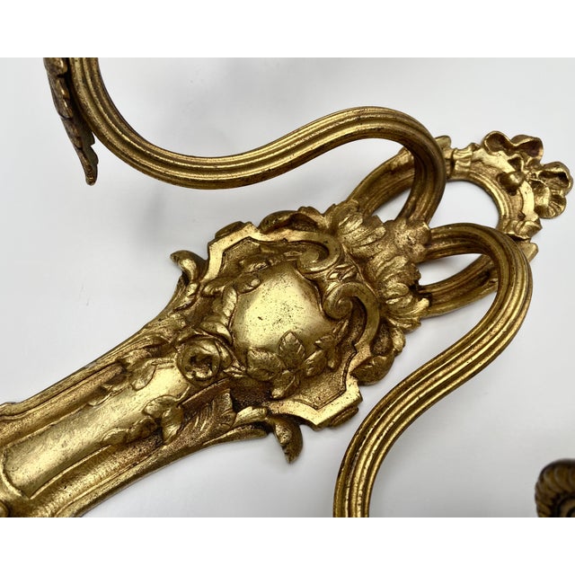 Louis XVI French Bronze Wall Sconce with Rose Detail, 1890s For Sale - Image 4 of 8