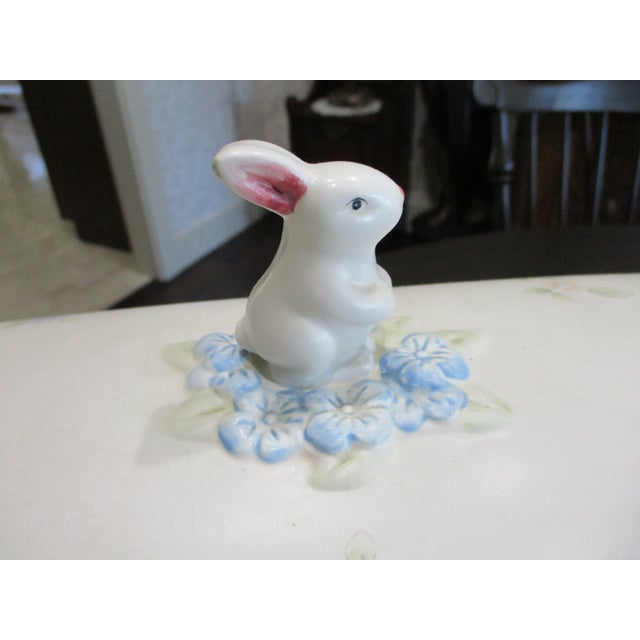 Ceramic Vintage Pfaltzgraff Tea Rose Ceramic Bunny Bread Box & Lid Excellent Condition For Sale - Image 7 of 12