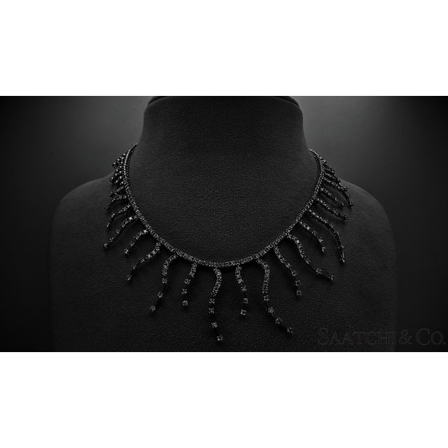Contemporary 18k (750) White Gold - 12.60 Ct Natural Diamond -Vvs: Necklace For Sale - Image 3 of 12