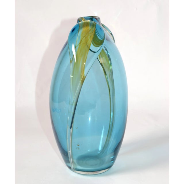 Thomas Buechner III Vitrix Studio Blown Light Blue & Gold Art Glass Vase Thomas Buechner Op Art 80s For Sale - Image 4 of 13