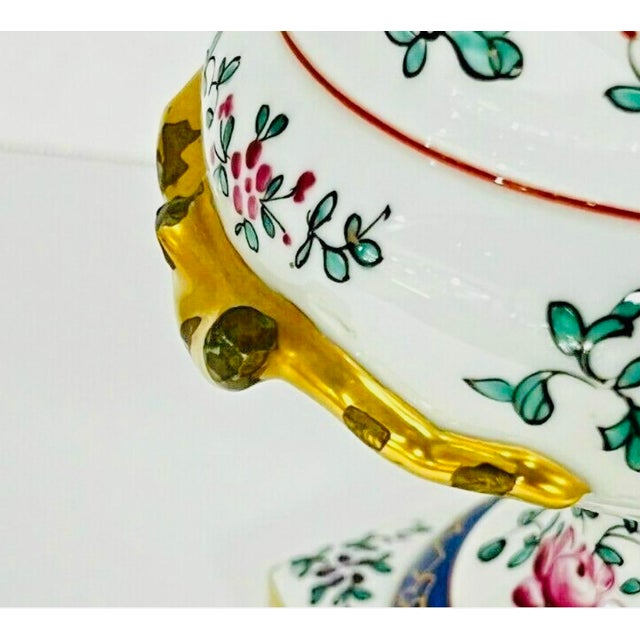French French Porcelain Royal Bourbon Armorial Urn With Gilt Handles & Fleurs-De-Lis For Sale - Image 3 of 18