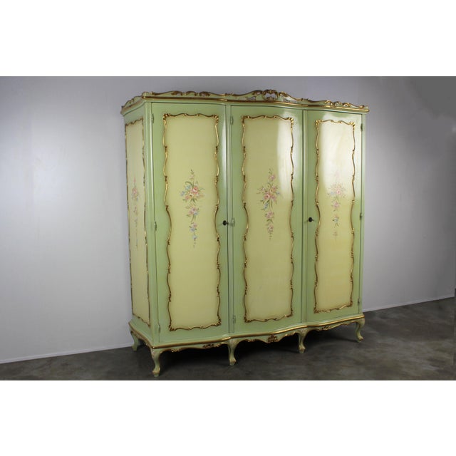 1950s Venetian Baroque Green Lacquered Hand-Painted Floral Three-Door Wardrobe, 1950s For Sale - Image 5 of 17