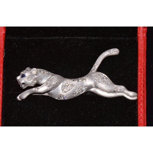 Silver Certified Natural 0.66cts vs G Diamond Sapphire 14k Solid Gold Panther Brooch Pin For Sale - Image 8 of 11