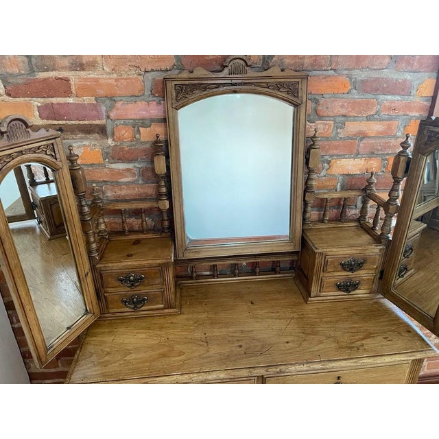 English 1880s Antique Mirrored Yellow Pine Ladies Dressing Table English For Sale - Image 3 of 8
