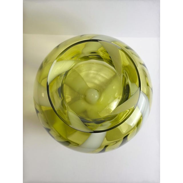 Mid-Century Modern Italian Art Glass Vase from Cristalleria Toscana, 1960s For Sale - Image 10 of 11