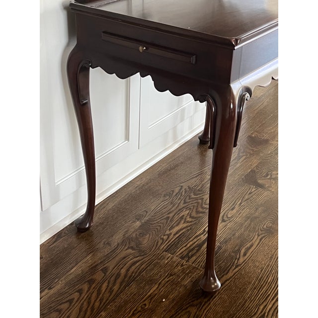 Henkel Harris 1970s Henkel Harris Signed Mahogany Tea Table Queen Anne Legs For Sale - Image 4 of 11