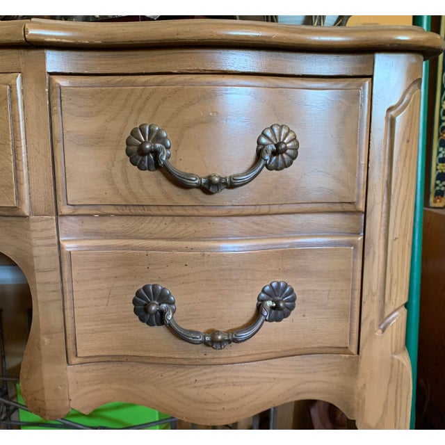 1950s Vintage Makeup Table Vanity For Sale - Image 14 of 14