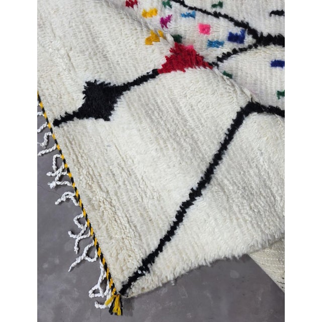 Moroccan Azilal Wool Rug - For Sale - Image 4 of 8