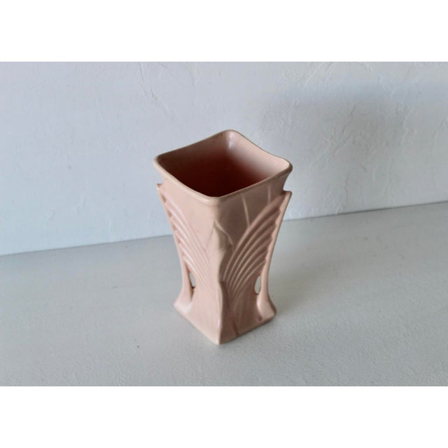 1940s Art Deco McCoy Pink Glazed Ceramic Wing Vase Vintage For Sale - Image 13 of 15