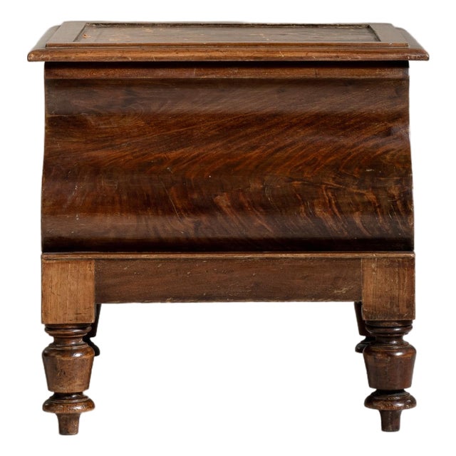 19th Century Victorian Storage Chest With Leather Top For Sale