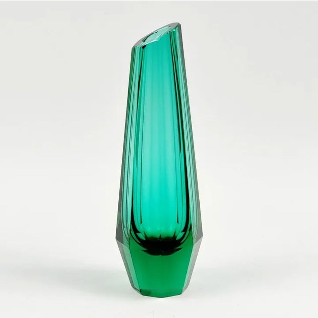 Art Deco Art Deco Faceted Glass Vase by Josef Hoffmann for Moser, Czechoslovakia, 1930s For Sale - Image 3 of 8
