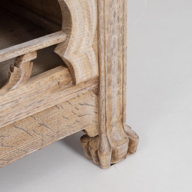 1910s French Art Nouveau Oak Vitrine With Floral Details For Sale - Image 11 of 18