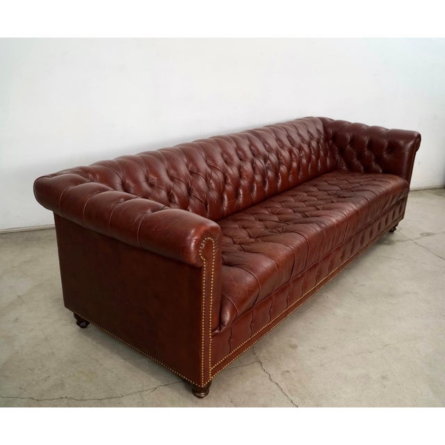 English 1970’s Hollywood Regency Tufted Leather Chesterfield Sofa For Sale - Image 3 of 12