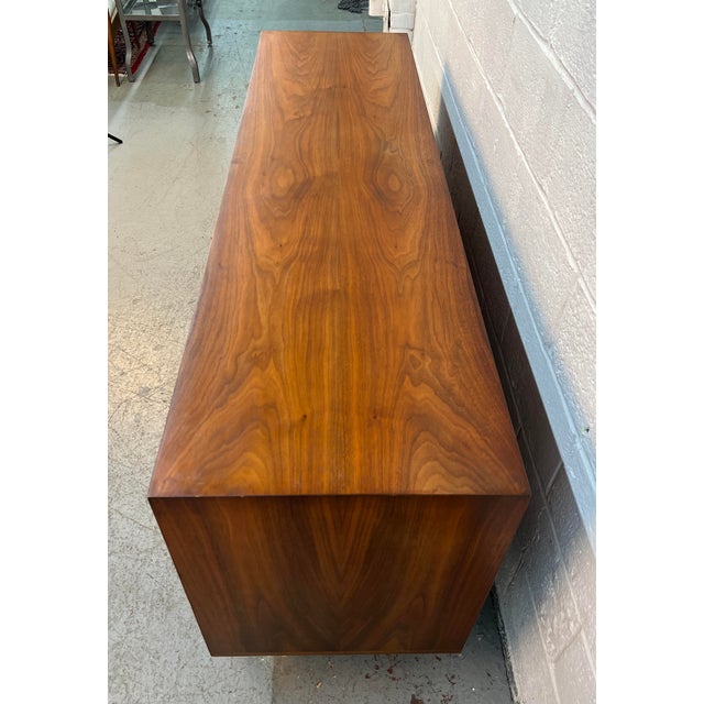 Brown Mid-Century Nine Drawer Walnut 'Elegette' Dresser by Furnette Industries For Sale - Image 8 of 18