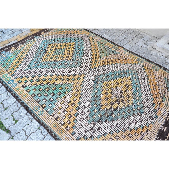 1960s 1960s Oversize Turkish Handmade Vintage Rug For Sale - Image 5 of 11