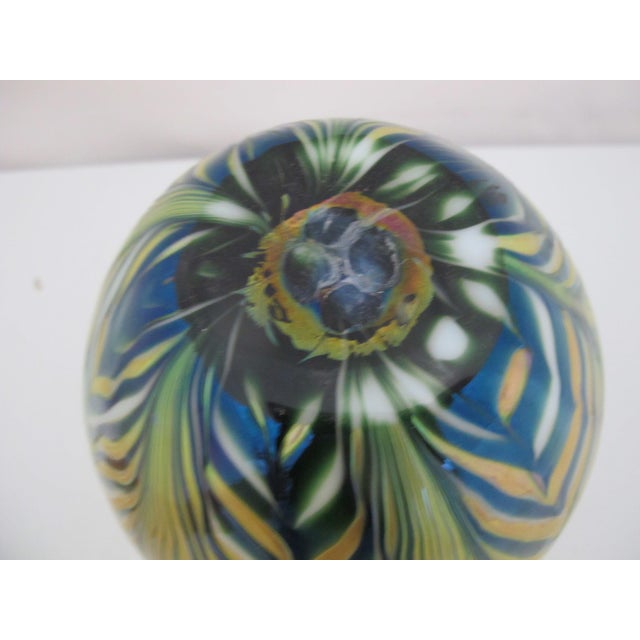 Lundberg Studios Moire Fern Heart Pulled Feather Iridescent Gold Art Glass Vase For Sale - Image 11 of 13