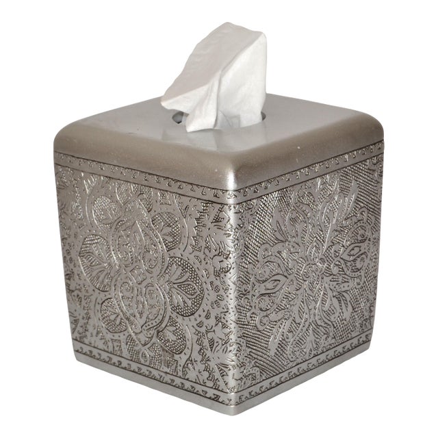 Luxury Silver Colette New York Home Décor Engraved Paper Tissue Box Cover For Sale