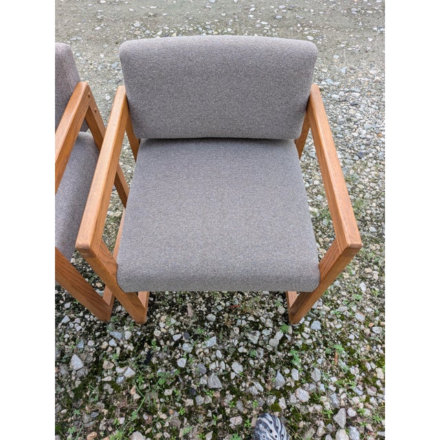 1970s Vintage High Point Furniture Mid-Century Modern Arm Chairs a Set of 2 For Sale - Image 5 of 13