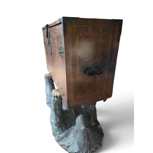 17th Century Spanish Bargueño Cabinet with Secret Drawers and Marquetry, 1670 For Sale - Image 4 of 17