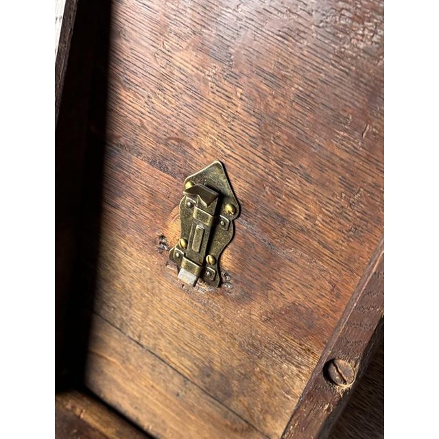 Tilt Top Table in Oak, 19th Century For Sale - Image 3 of 18