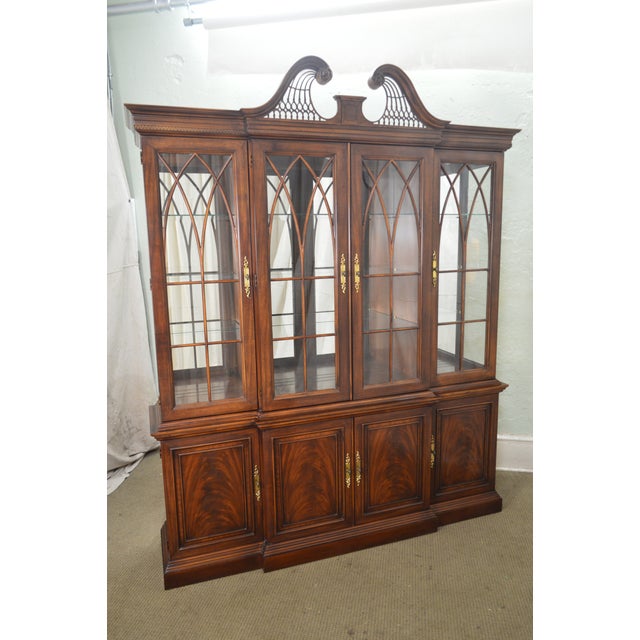 Drexel Heritage Mahogany Chippendale Style Breakfront Dining Room China