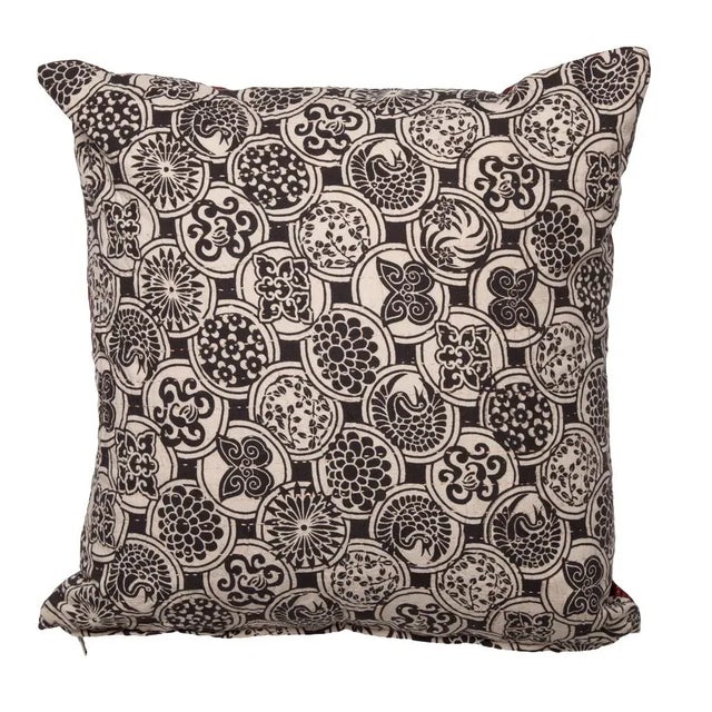 Contemporary Mariposa Reversible Hand-Stitched Pillow Case - Black & Maroon, 16" x 16" For Sale - Image 3 of 3