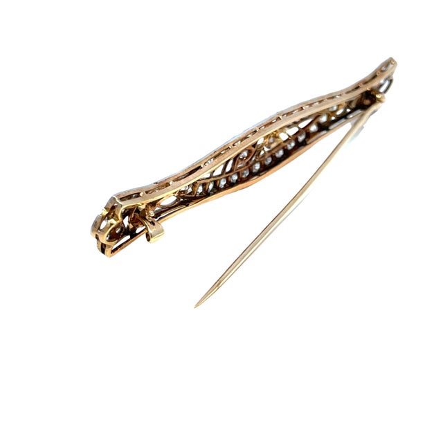 Antique Art Deco 14k Two-Tone Gold Milgrain Filigree 2.75cts Diamond Bar Brooch For Sale In New York - Image 6 of 10