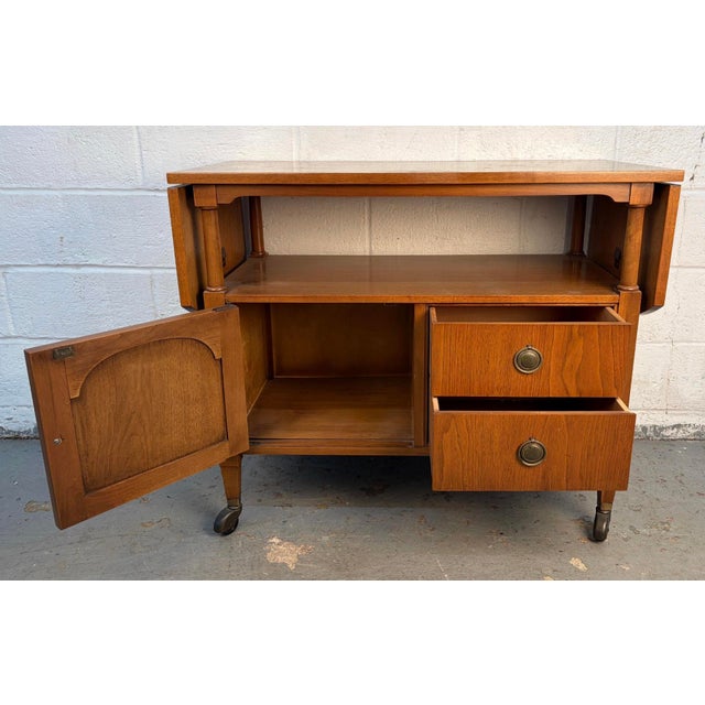 Wood Mid 20th Century Walnut and Brass Drop Leaf Bar Cart For Sale - Image 7 of 18