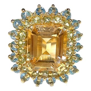 Bochic Capri Retro 7ct Citrine, Peridot & Blue Topaz Ring in Gold For Sale