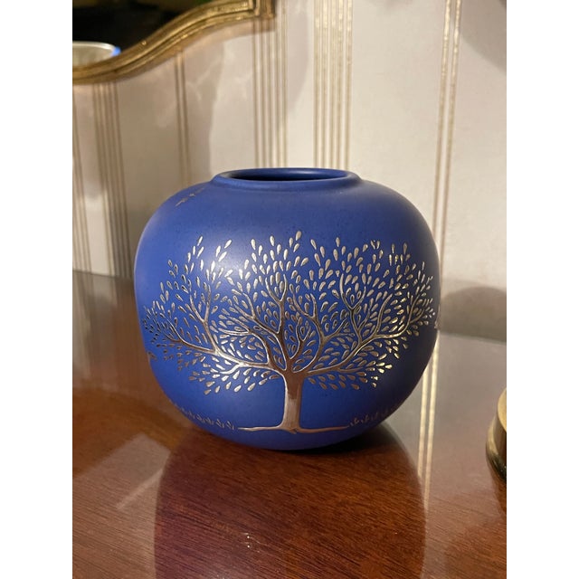 Emilia Castillo Emilia Castillo 1993 Plata Pura Cobalt Blue Porcelain & Pure Silver Overlay 6” Wildlife Vase. For Sale - Image 4 of 12