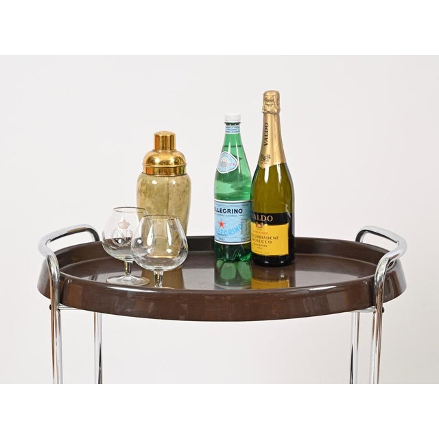 1970s Mid-Century Italian Oval Bar Cart in Chrome and Brown ABS, 1970s For Sale - Image 5 of 14