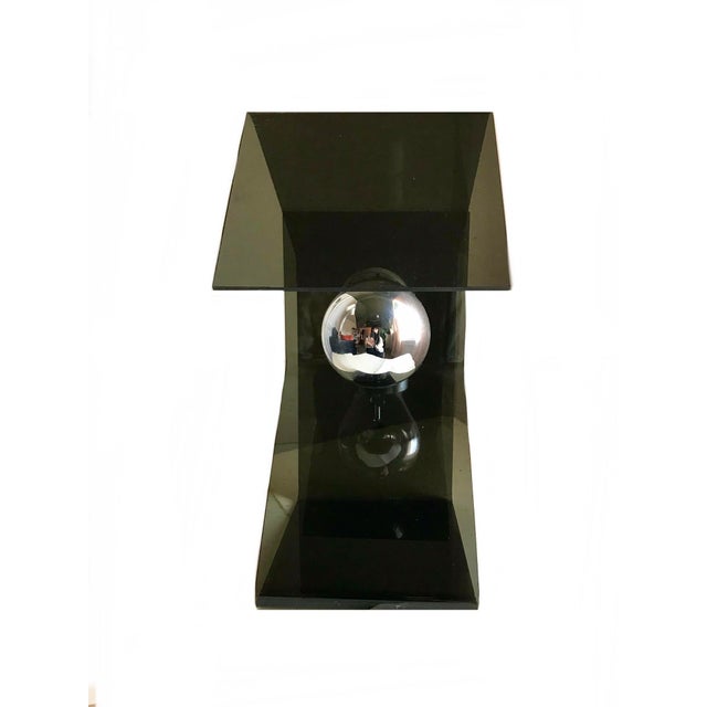 Vintage 1970s Mid Century Modern Space Age Smoke Gray Lucite Acrylic Table Lamp For Sale In Cleveland - Image 6 of 8