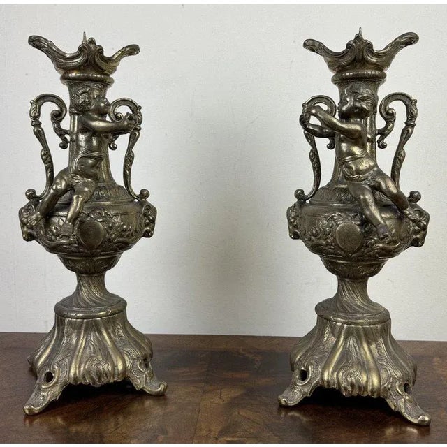 large Pair of gilt bronze cassolettes with putti, 20th century spikes at the ends Rocaille decorations h44 x 17 x 17