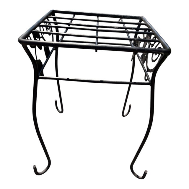 Vintage Black Metal Vine & Leaf Garden Plant Stand or Petite Accent Table For Sale - Image 4 of 7