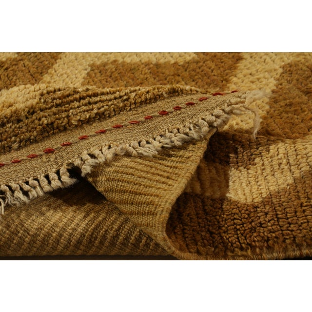 Textile 1950s Vintage Mid-Century Tulu Rug Beige Brown Chevron Striped Pattern For Sale - Image 7 of 7