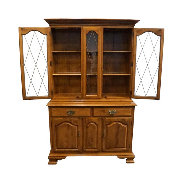 Ethan Allen Ethan Allen Heirloom Nutmeg Maple 44" Buffet W. China Cabinet 10-6037 / 10-6038 For Sale - Image 4 of 15