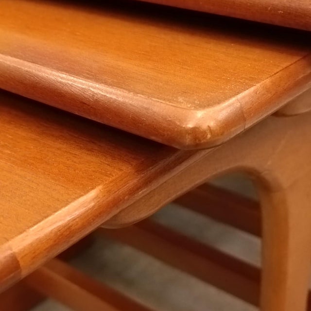 Teak Nesting Tables by Kofod Larsen for G Plan, England, 1960s, Set of 3 For Sale - Image 4 of 5
