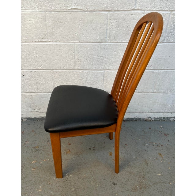 Set of Six Mid-Century Teak Dining Room Chairs For Sale In New York - Image 6 of 18