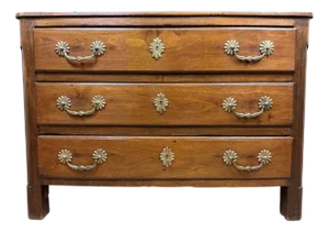 Louis XIV Curved Chest of Drawers in Walnut, 1700s