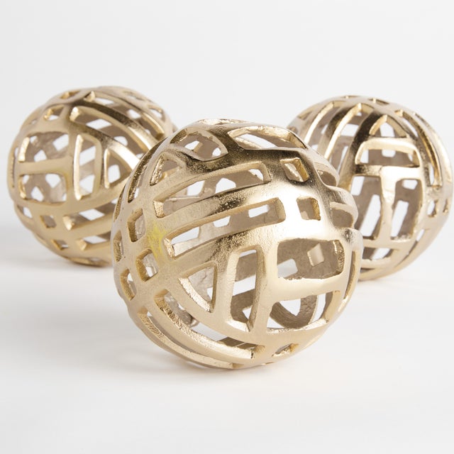 Kenneth Ludwig Chicago Candace Orbs Large, Set Of 3 For Sale - Image 4 of 5