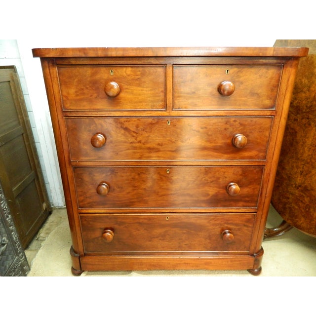 This Victorian Mahogany Chest of Drawers is a beautiful and elegant piece of furniture, perfect for any room in your home....