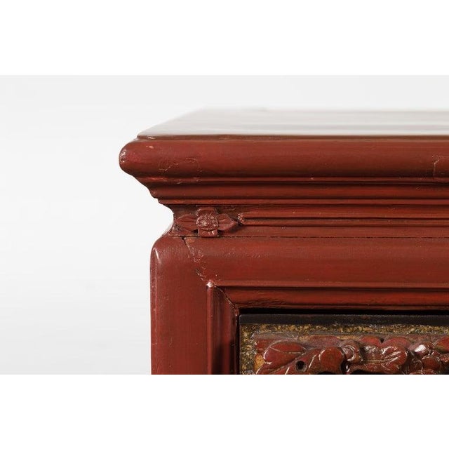Wood Chinese Red Lacquered Console Table with Hand Carved Drawers & Geometric Shelf For Sale - Image 7 of 12