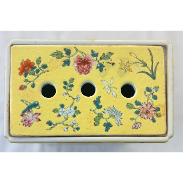 Late 20th Century Yellow Chinoiserie Chinese Export Porcelain Rectangular Vase in the Style of Ralph Lauren Home For Sale - Image 5 of 11