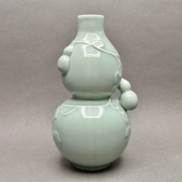 Chinese Vintage Pagoda Brand Chinese Celadon Double Gourd Porcelain Wine Bottle Vase For Sale - Image 3 of 7