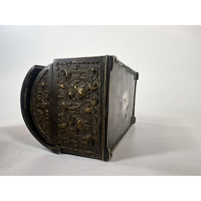 Kye or Jewelry Box Bronze Antique Raised Relief Ggleykauf Nurnberg Germany For Sale - Image 6 of 18