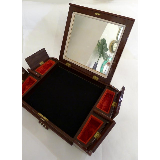 Large Mid-Century Asianf Lacquered Wood Jewelry Box with Fish, 1950s For Sale - Image 10 of 18