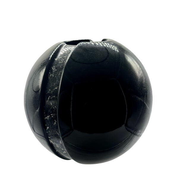 Art Deco 1985 Postmodern Memphis Era Haeger Black Ceramic Orb Vase - Model 4395 For Sale - Image 3 of 7