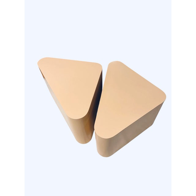 Mid-Century Modern 1980s 80s Postmodern Sculptural Rolling Lacquered Coffee Table Side Table Set – Modular Geometric Nesting Tables For Sale - Image 3 of 7
